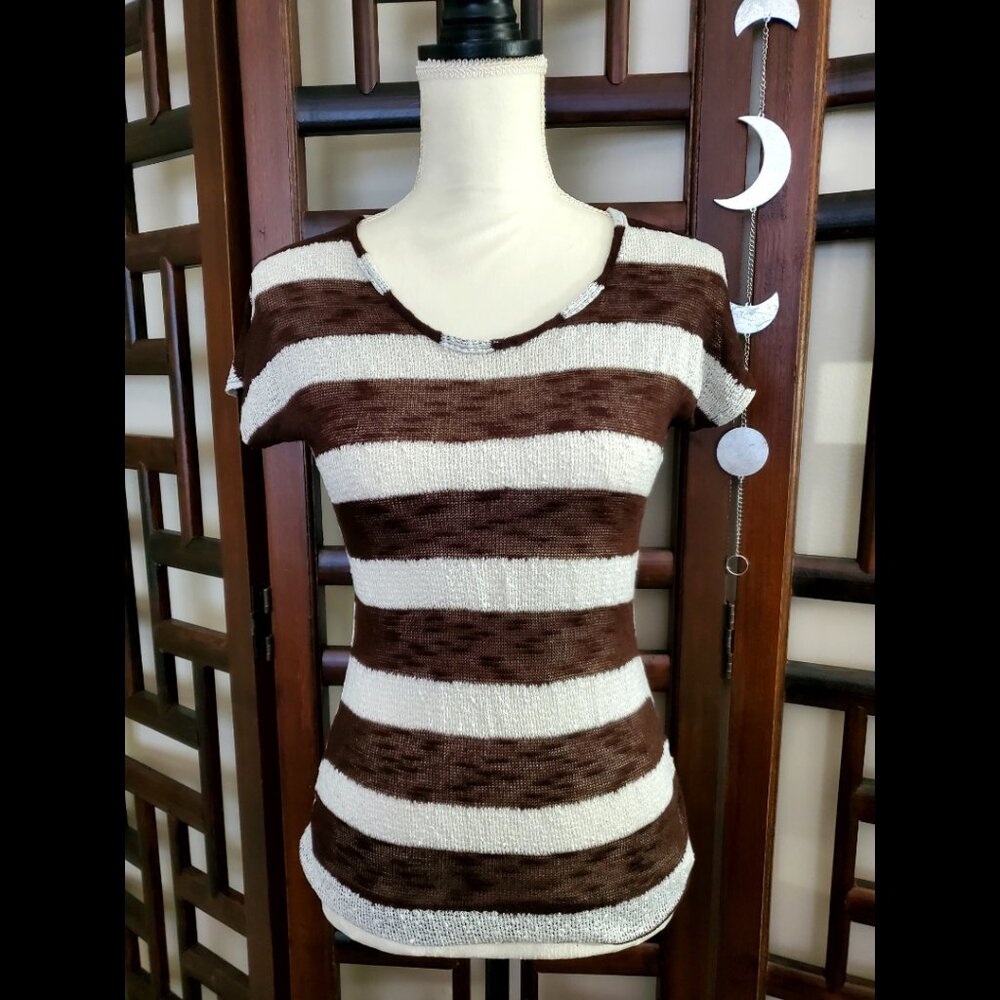 Striped Short Sleeve Knitted Top (Size M)